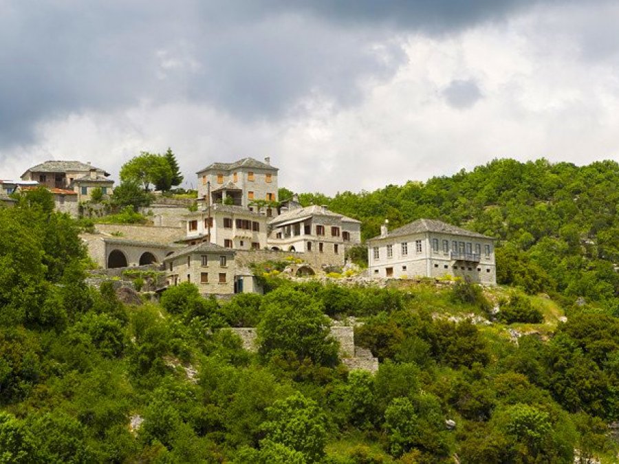 Βίτσα, πέτρινη πανδαισία στα Ζαγοροχώρια