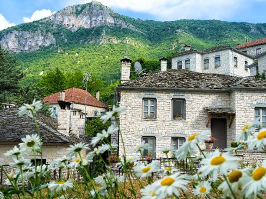 Βίτσα, πέτρινη πανδαισία στα Ζαγοροχώρια